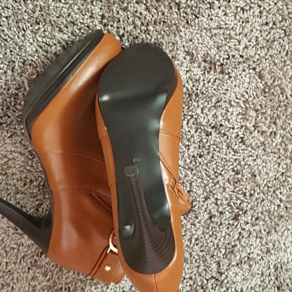 Shoes - Picture 2 of 3